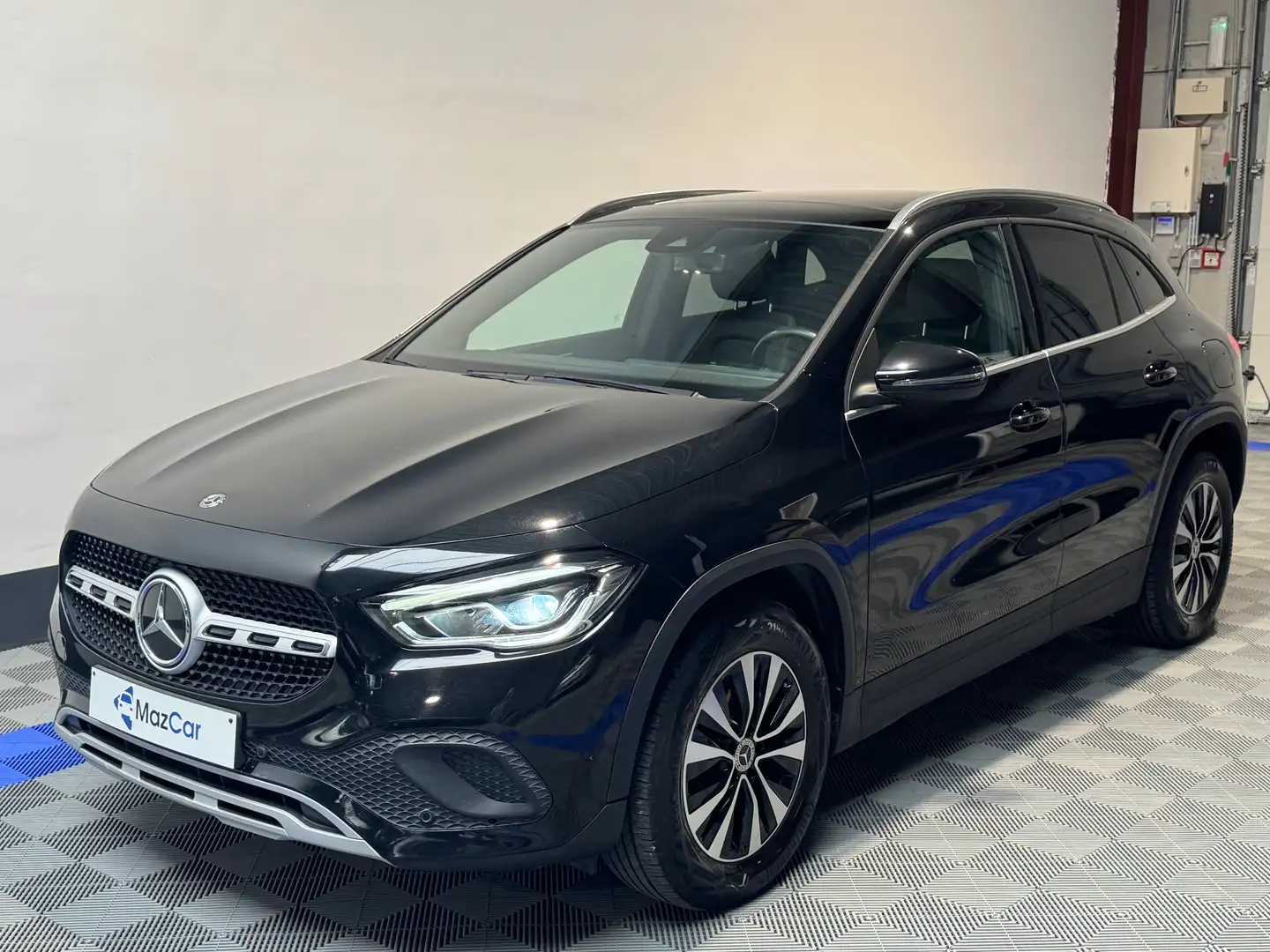 Mercedes-Benz GLA 200 GLA 200 d Business Solution Negru - 1