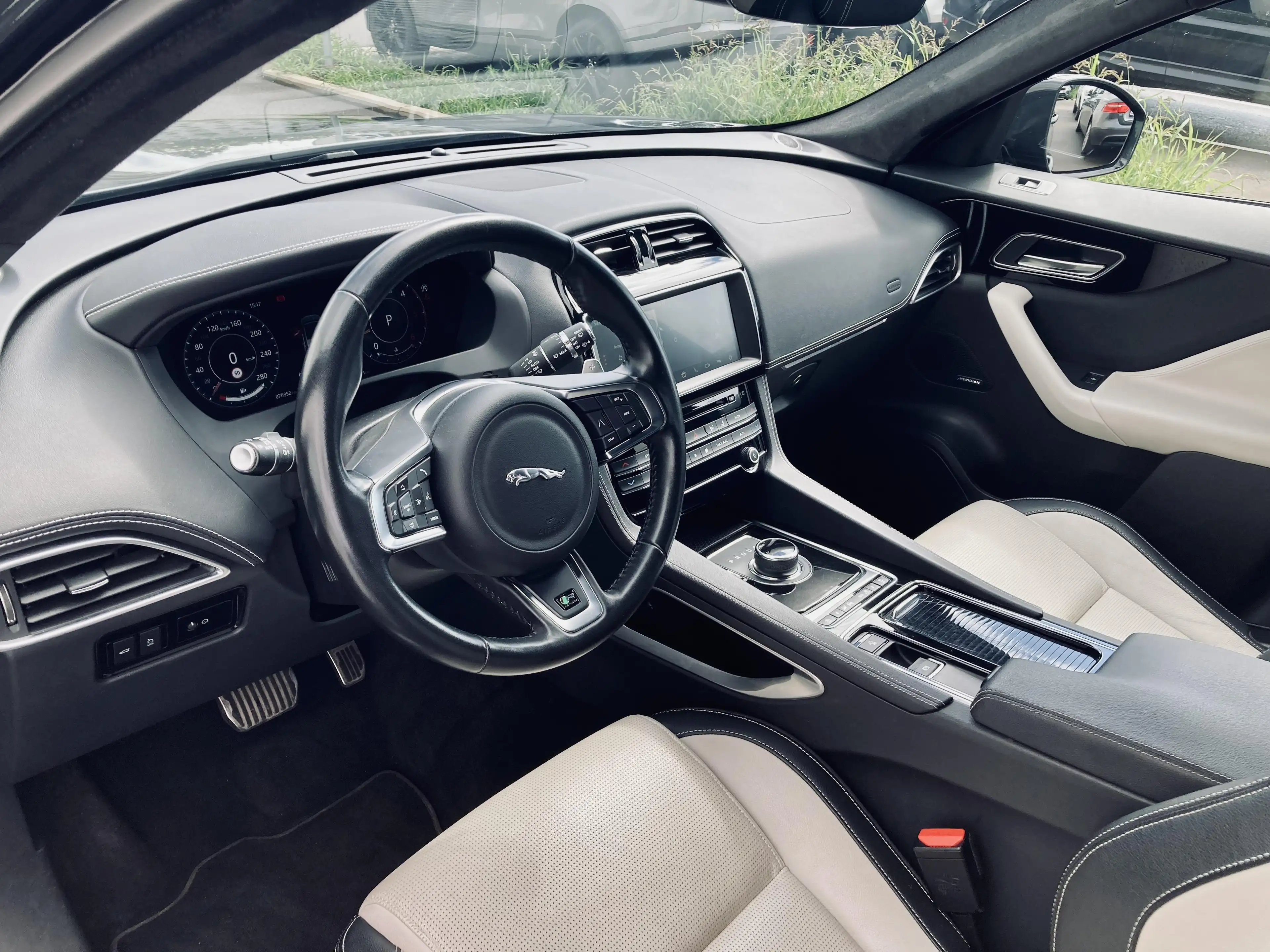 Jaguar F-Pace 24 MOIS DE GARANTIE ASSISTAN — photo 10