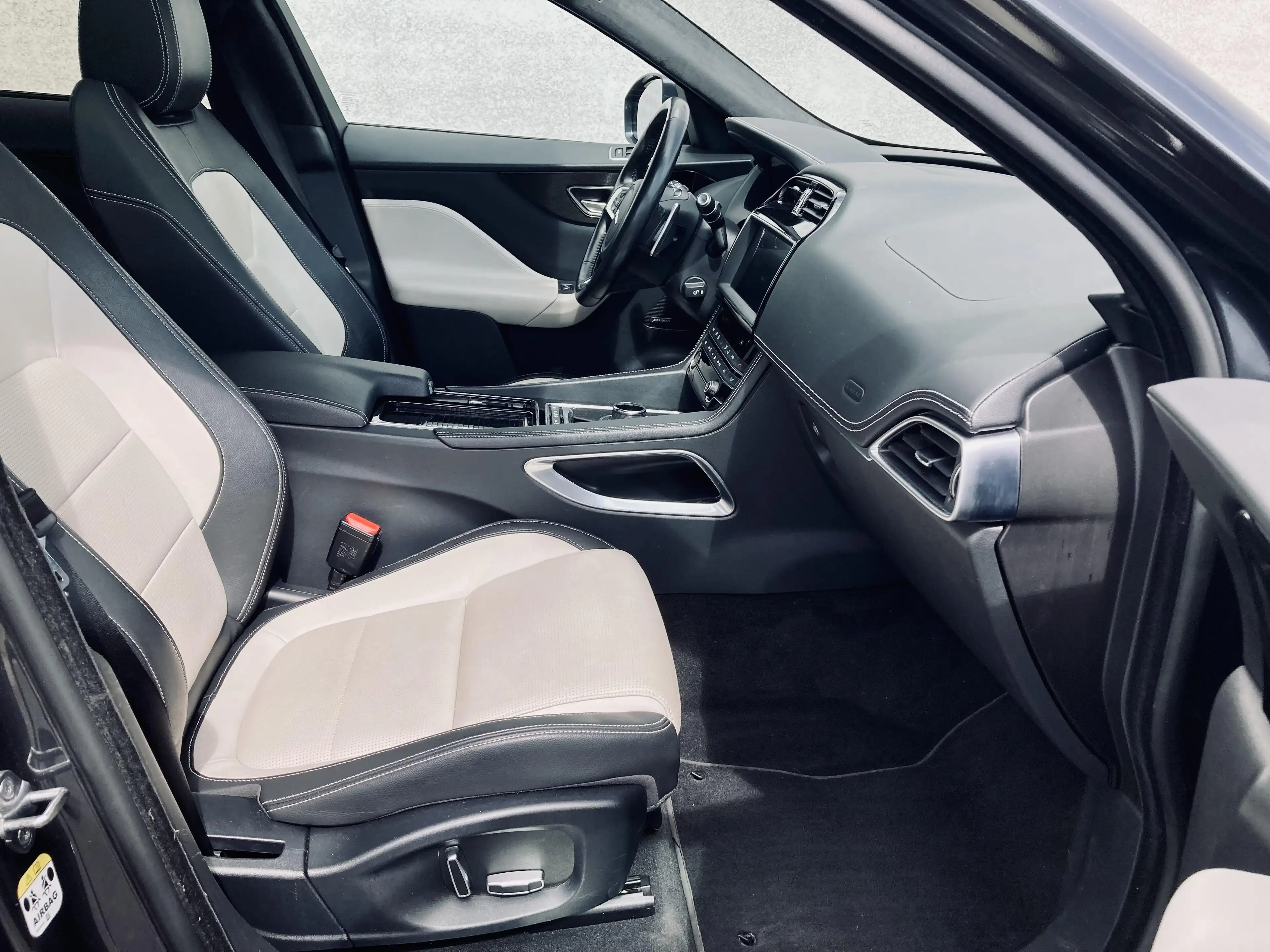 Jaguar F-Pace 24 MOIS DE GARANTIE ASSISTAN — photo 7