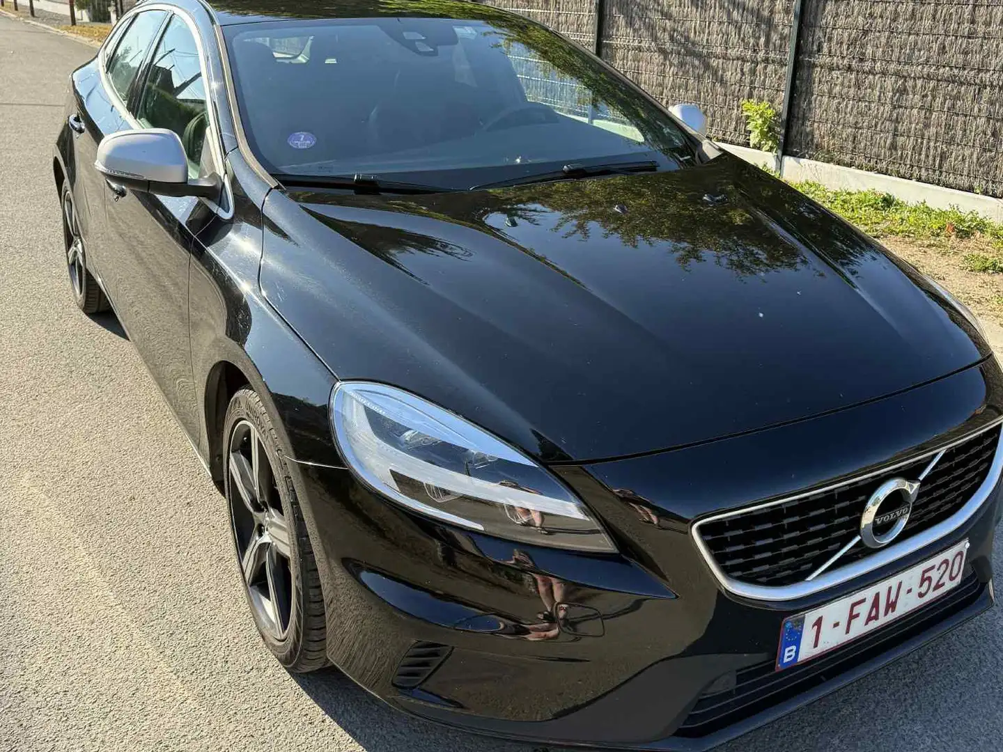 Volvo V40 V40 2.0 T2 R-Design Zwart - 1