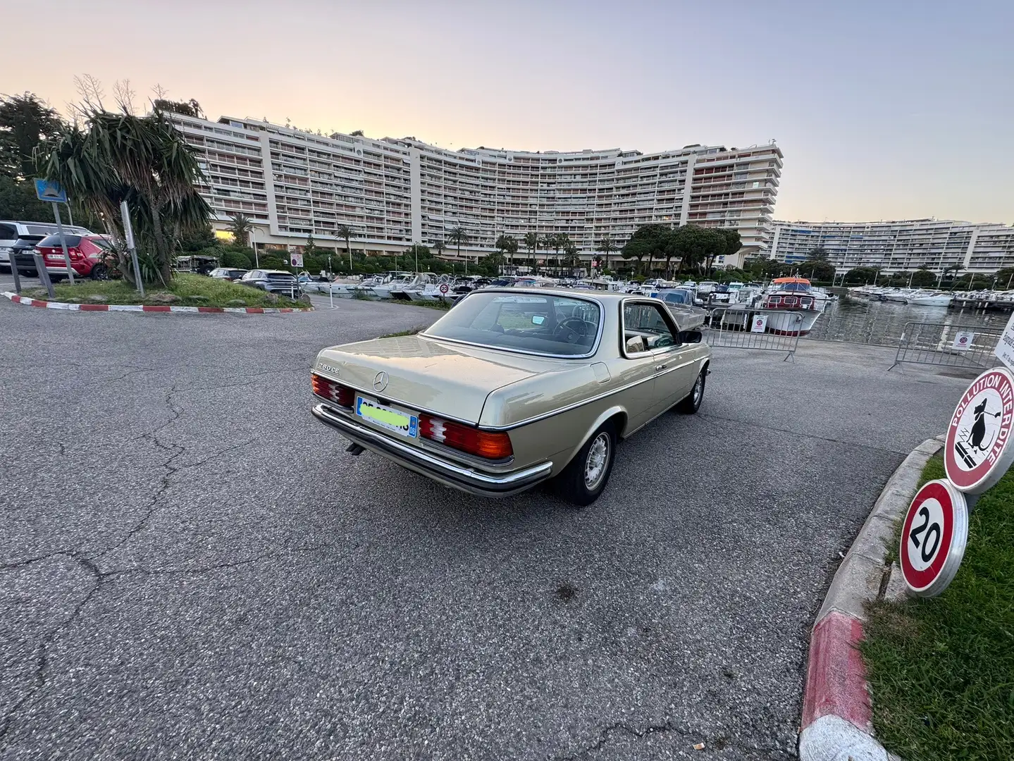 Mercedes-Benz CE 280 Зелений - 1