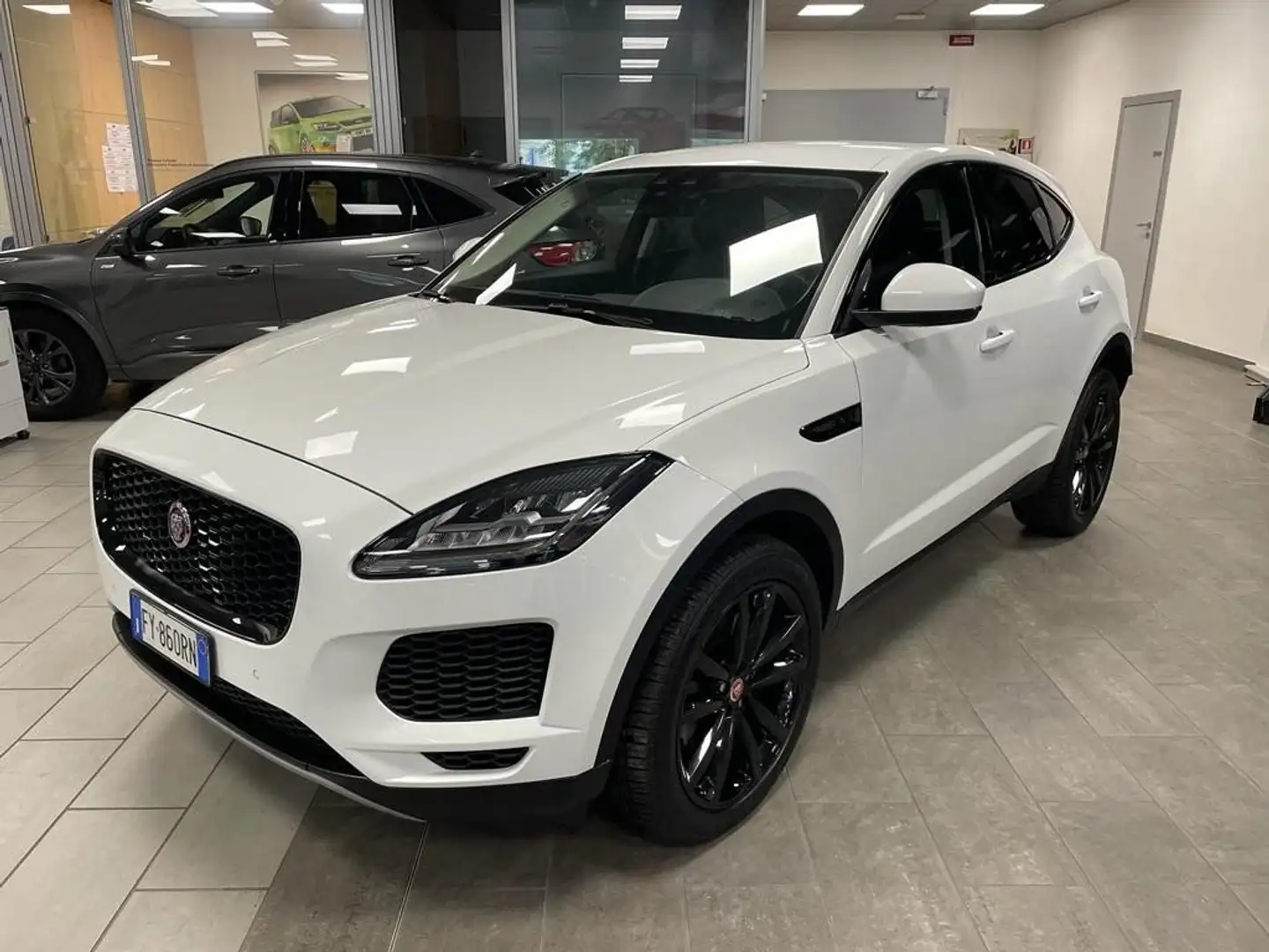 Jaguar E-Pace 2.000 D 180cv 4x4 Cambio Automatico S + BLACK PACK Bianco - 1
