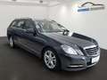 Mercedes-Benz E 200 T Avantgarde*Aut*Bi-Xenon*Comand*88.250 Km Gris - thumbnail 3
