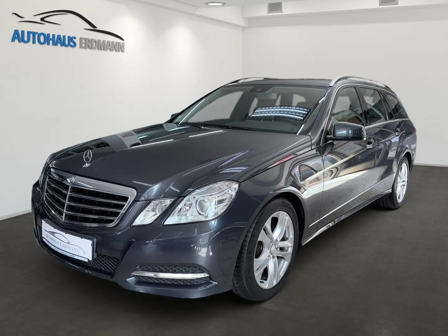 Mercedes-Benz E 200 T Avantgarde*Aut*Bi-Xenon*Comand*88.250 Km Gris - 1