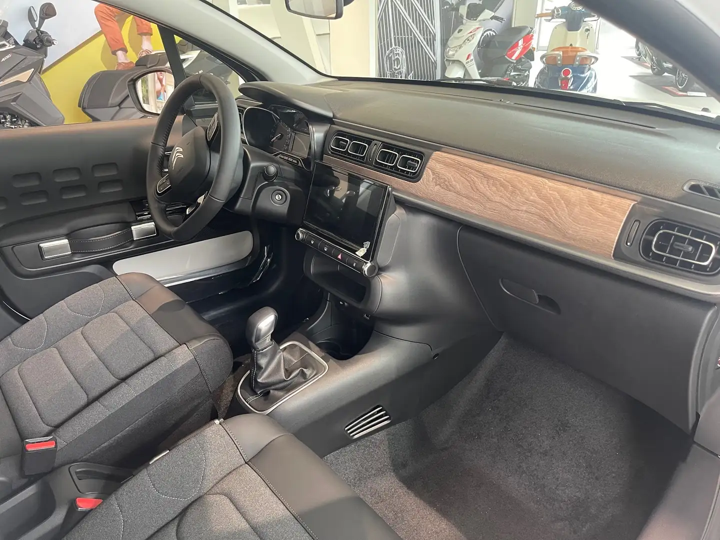 Citroen C3 Pure Tech 83 Max + 3 Jahre Garantie Wit - 2