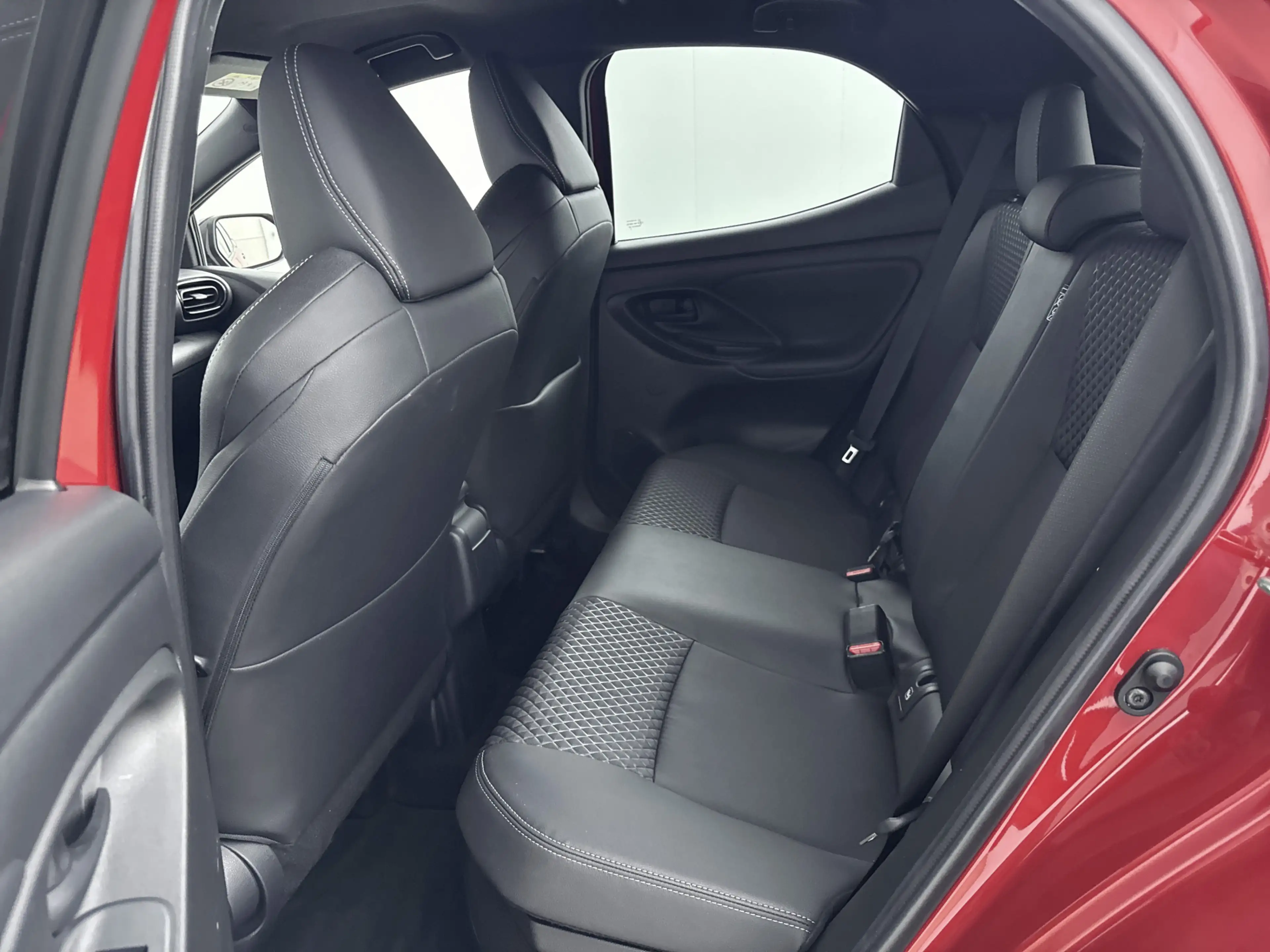 Toyota Yaris 1.5 Hybrid Executive Limited | Stoelverwarming | C — photo 15