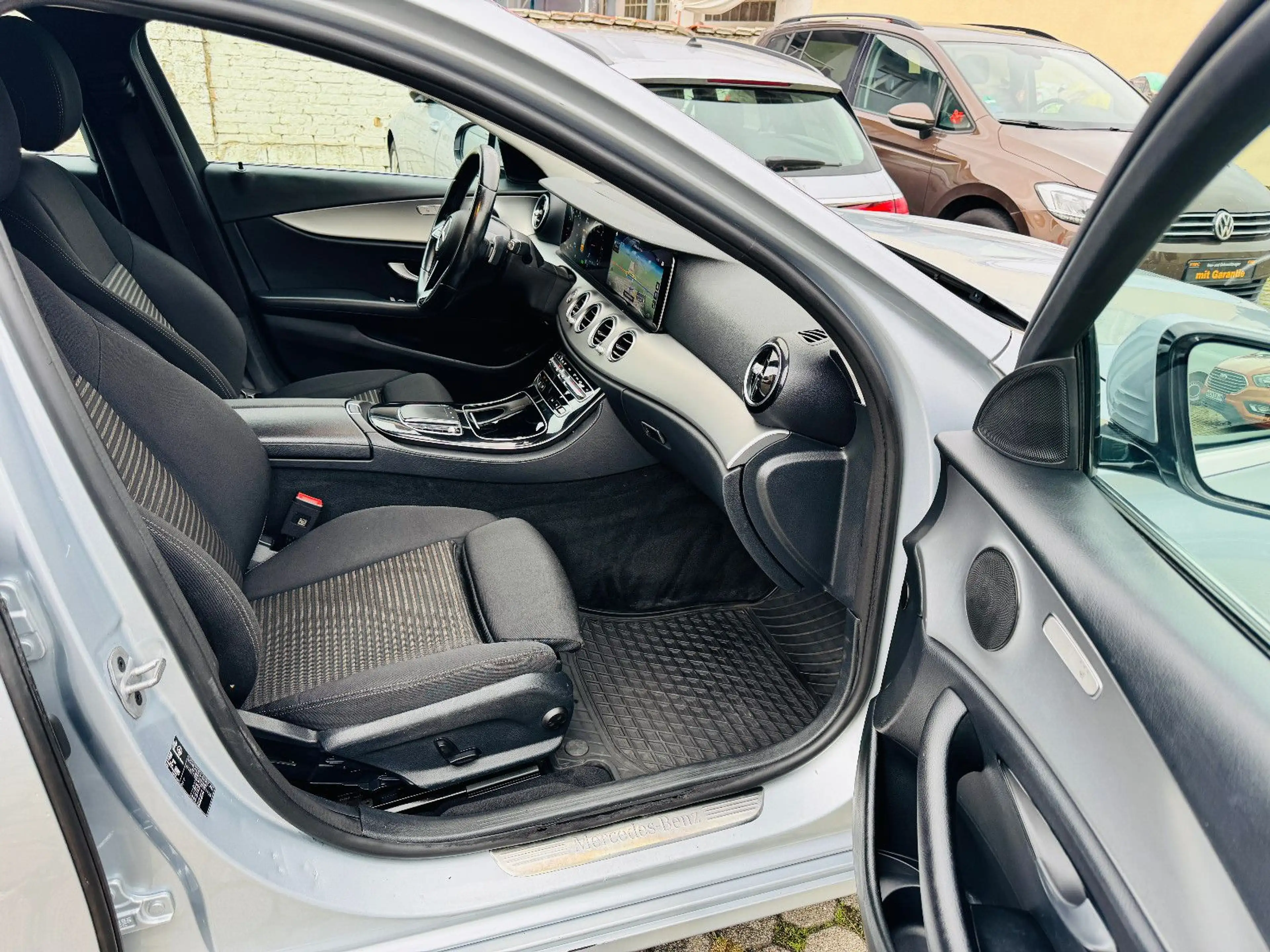 Mercedes-Benz E 220 d T-Modell, Avantgarde, Kamera, TOP-Zustand — photo 10