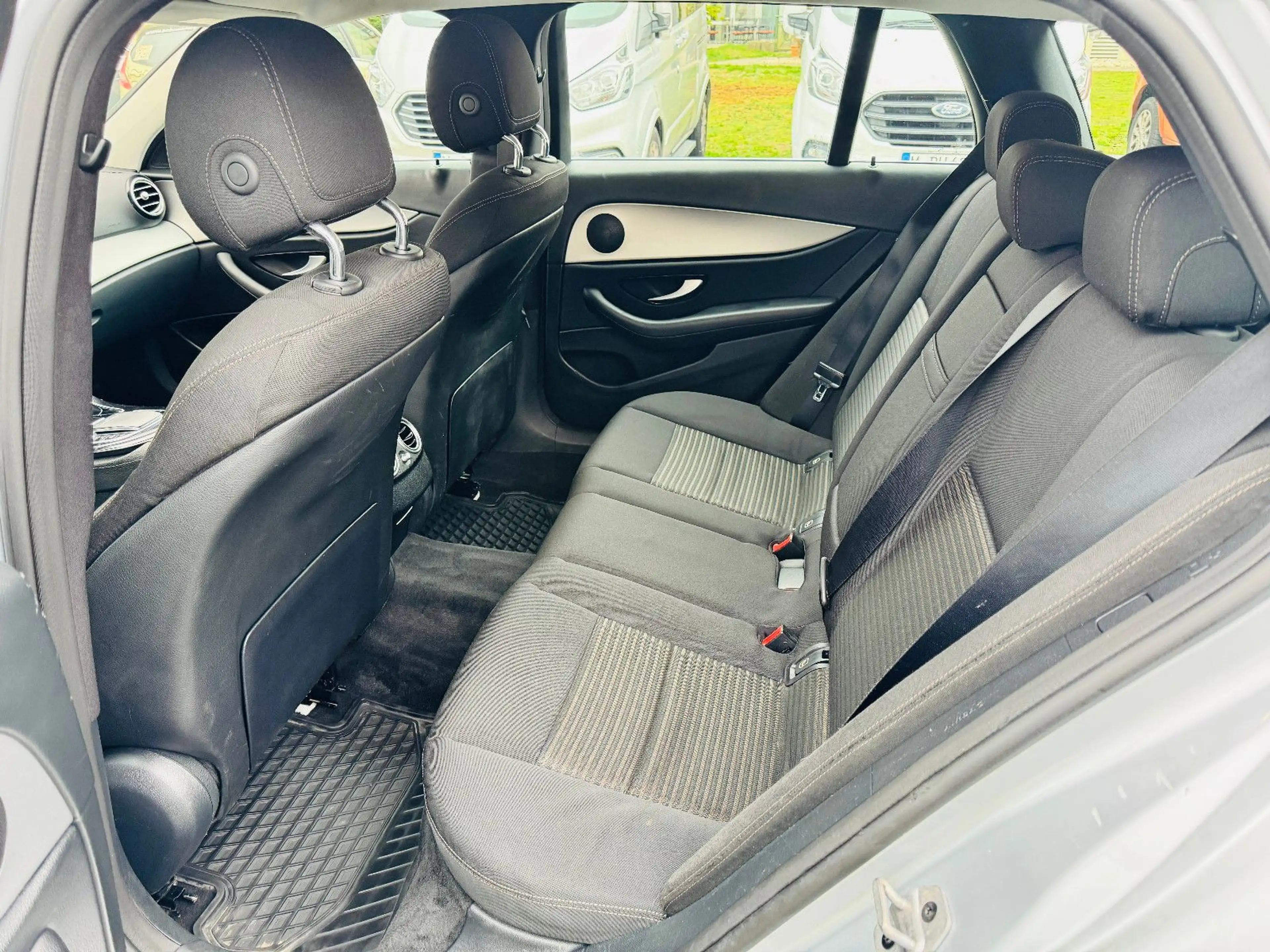 Mercedes-Benz E 220 d T-Modell, Avantgarde, Kamera, TOP-Zustand — photo 13