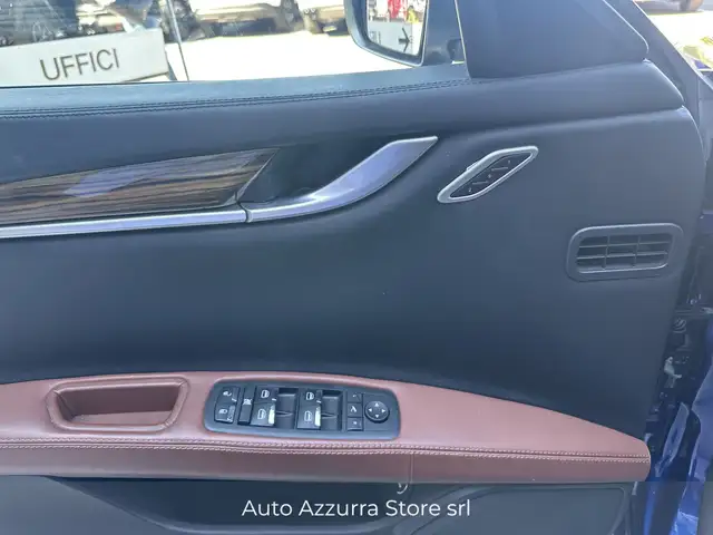 Maserati Ghibli view 8