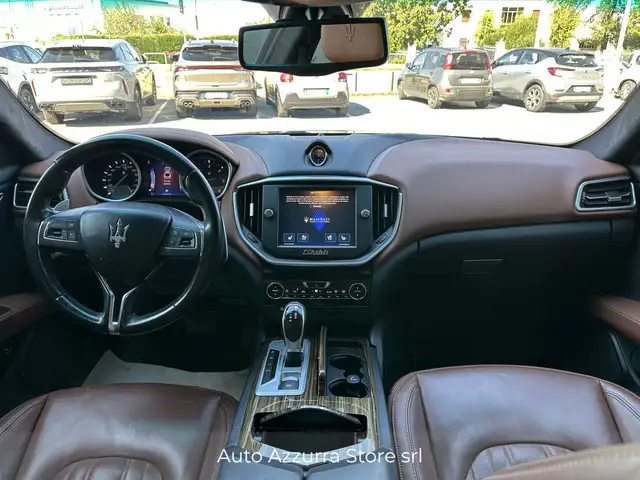 Maserati Ghibli view 12