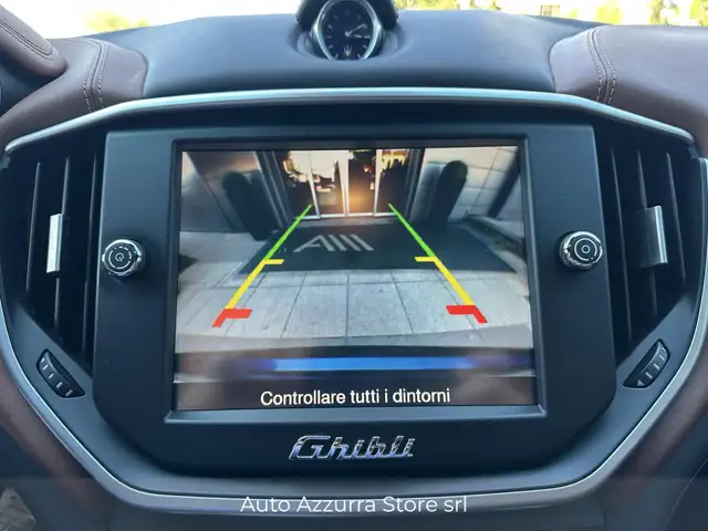 Maserati Ghibli view 15