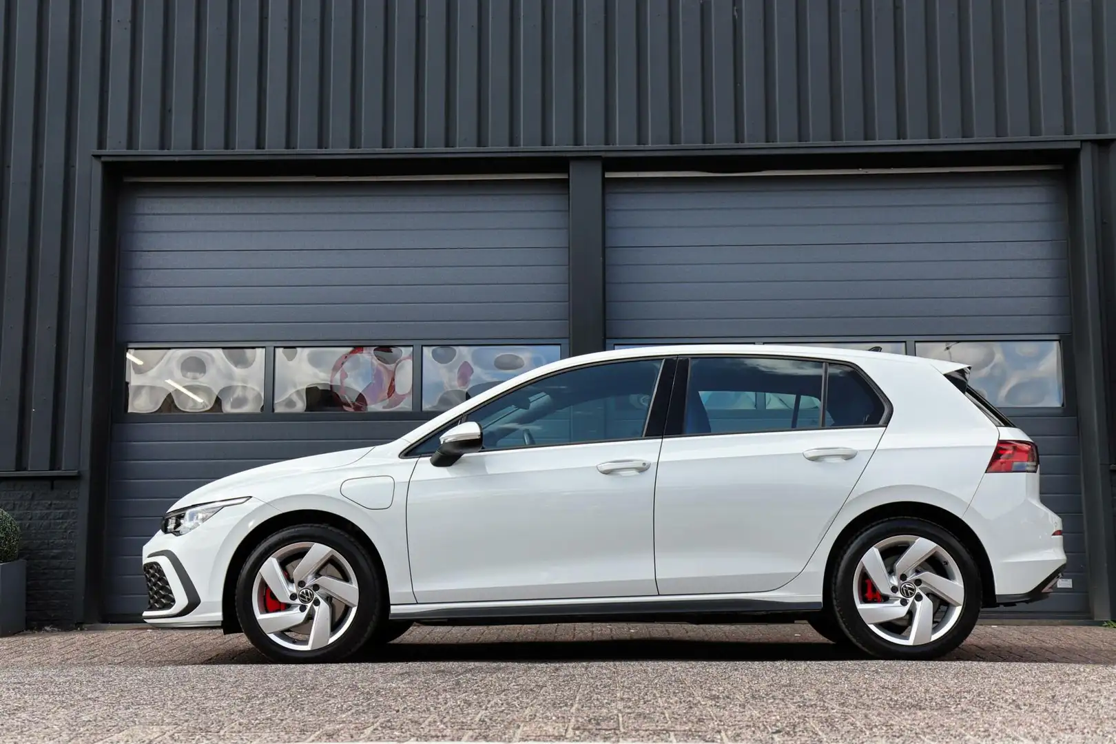 Volkswagen Golf GTE 1.4 eHybrid /IQ-LIGHT/SFEERVERL./PDC V+A/CRUISE! Белый - 2