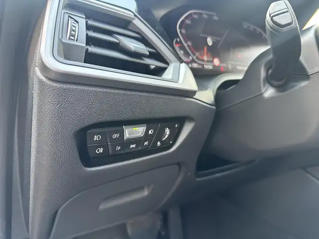 BMW 3 Series view 21