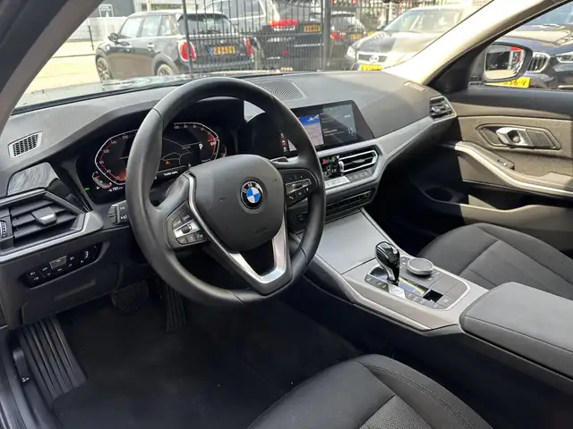 BMW 3 Series view 2