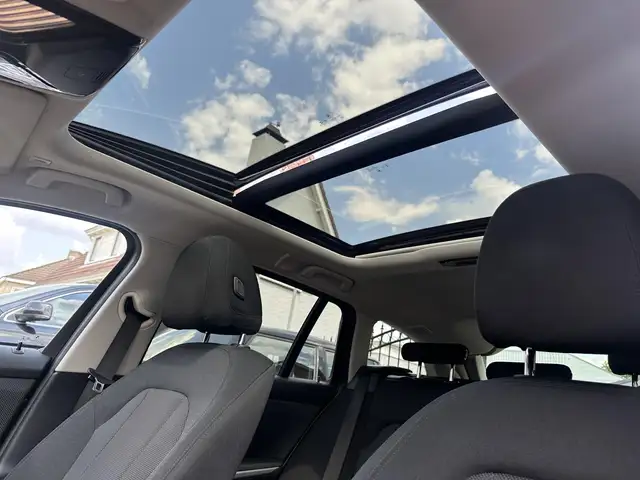 BMW 3 Series view 20