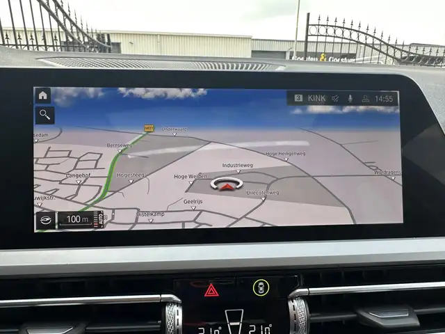 BMW 3 Series view 17