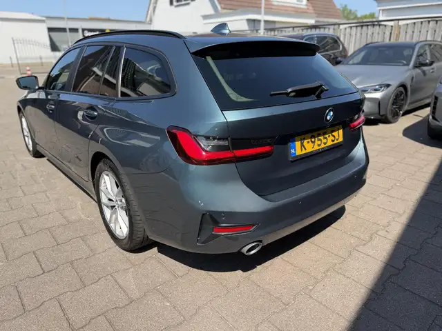 BMW 3 Series view 7