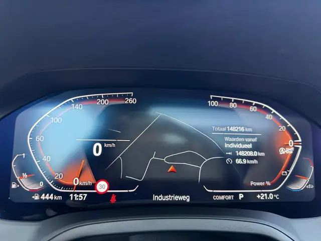 BMW 3 Series view 5
