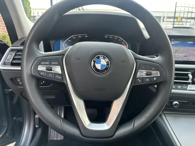 BMW 3 Series view 15