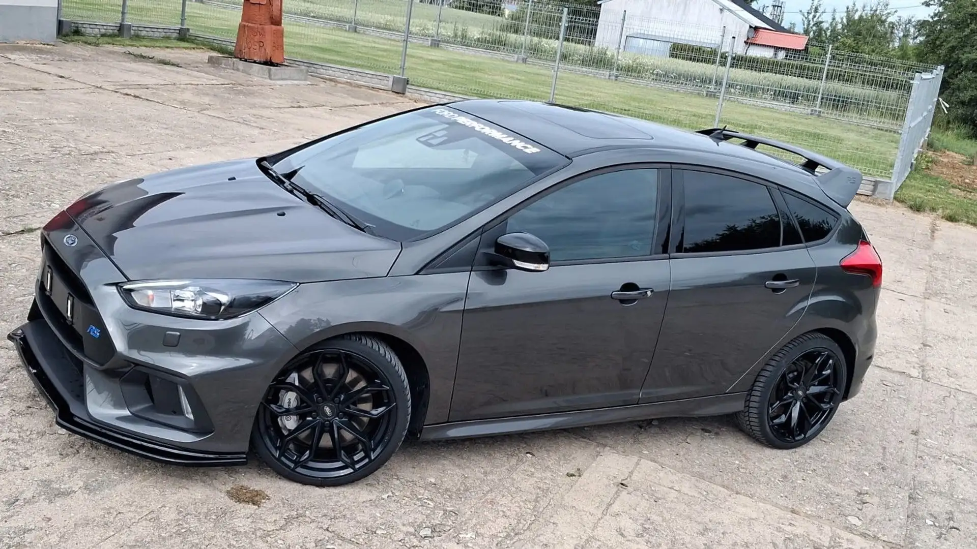 Ford Focus Lim. RS 2,3 EcoBoost Grijs - 2
