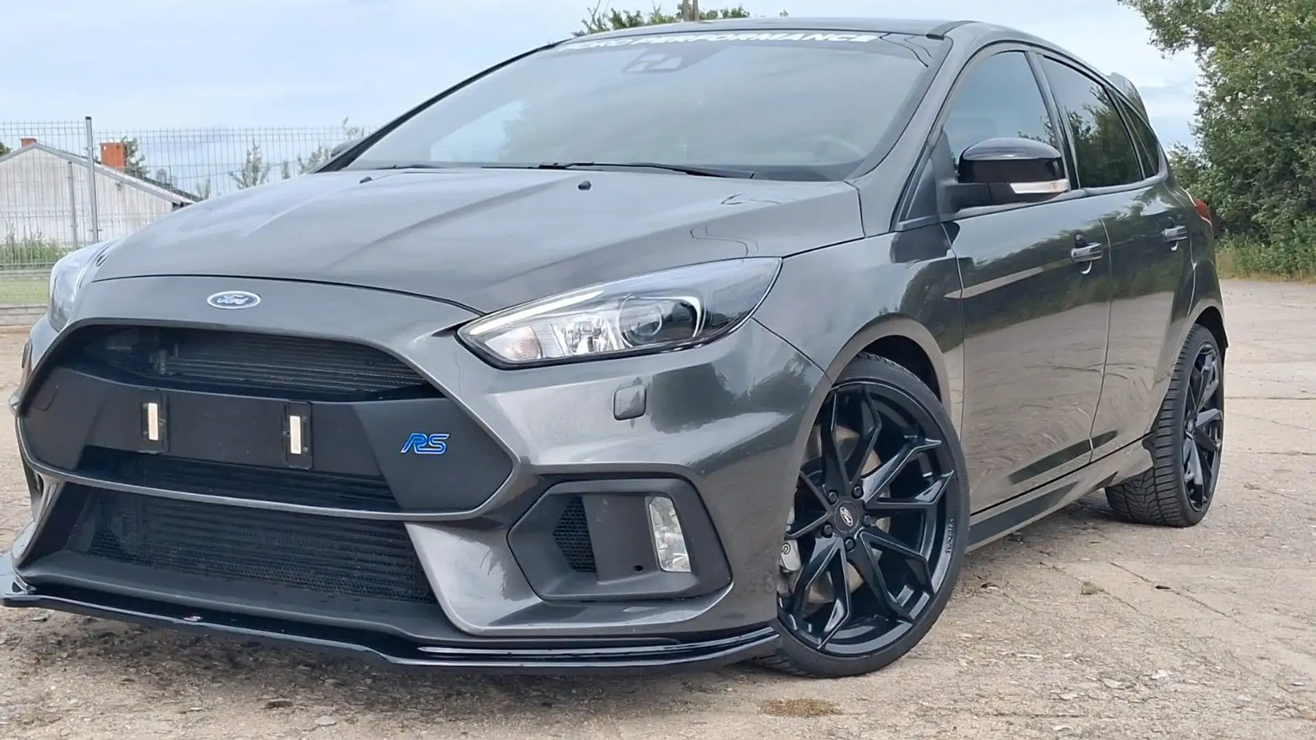 Ford Focus Lim. RS 2,3 EcoBoost Grijs - 1