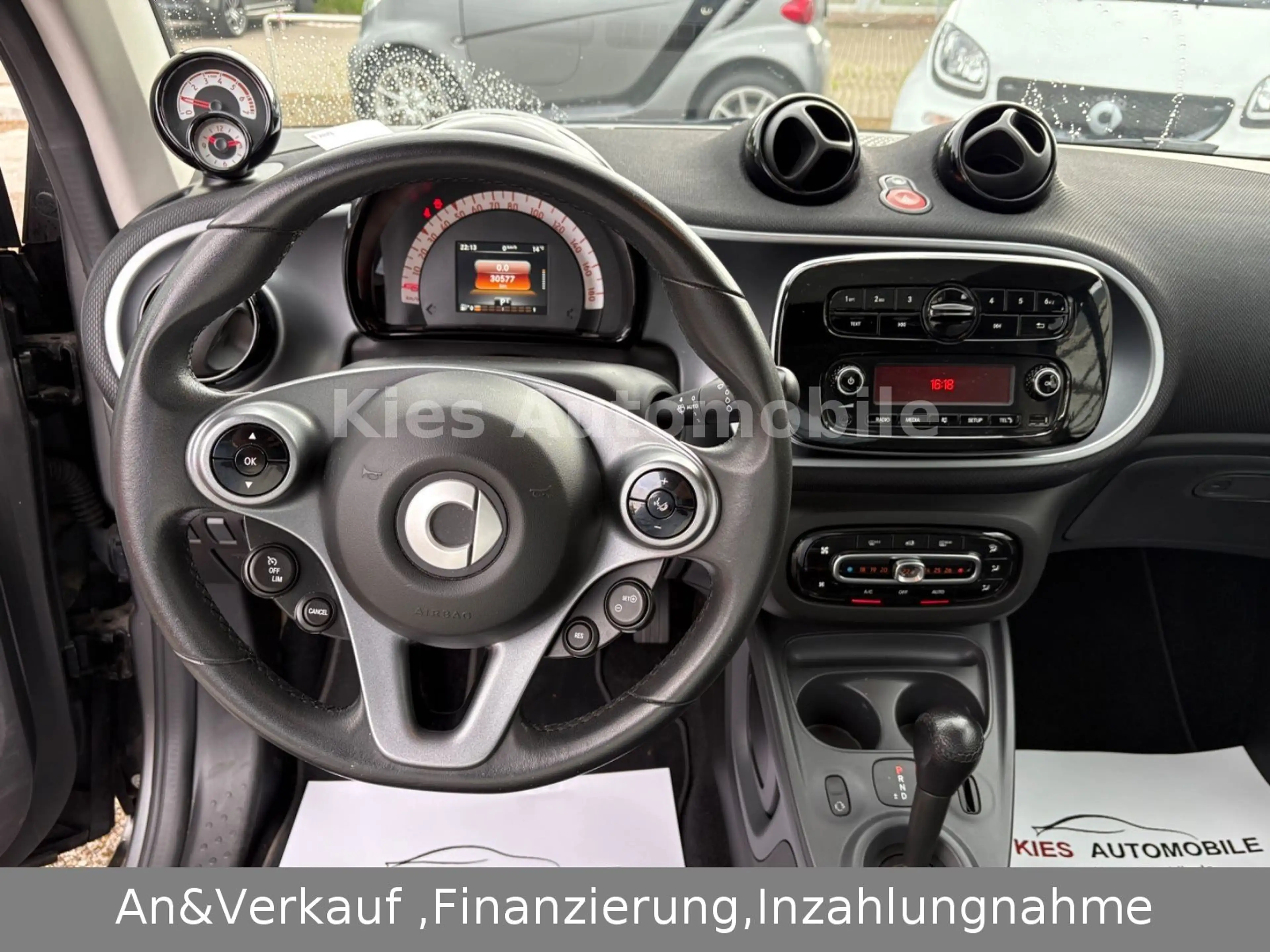 smart forTwo Prime 90Ps AUTOM/LEDER/SITZH/PANO/KLIMA — photo 11