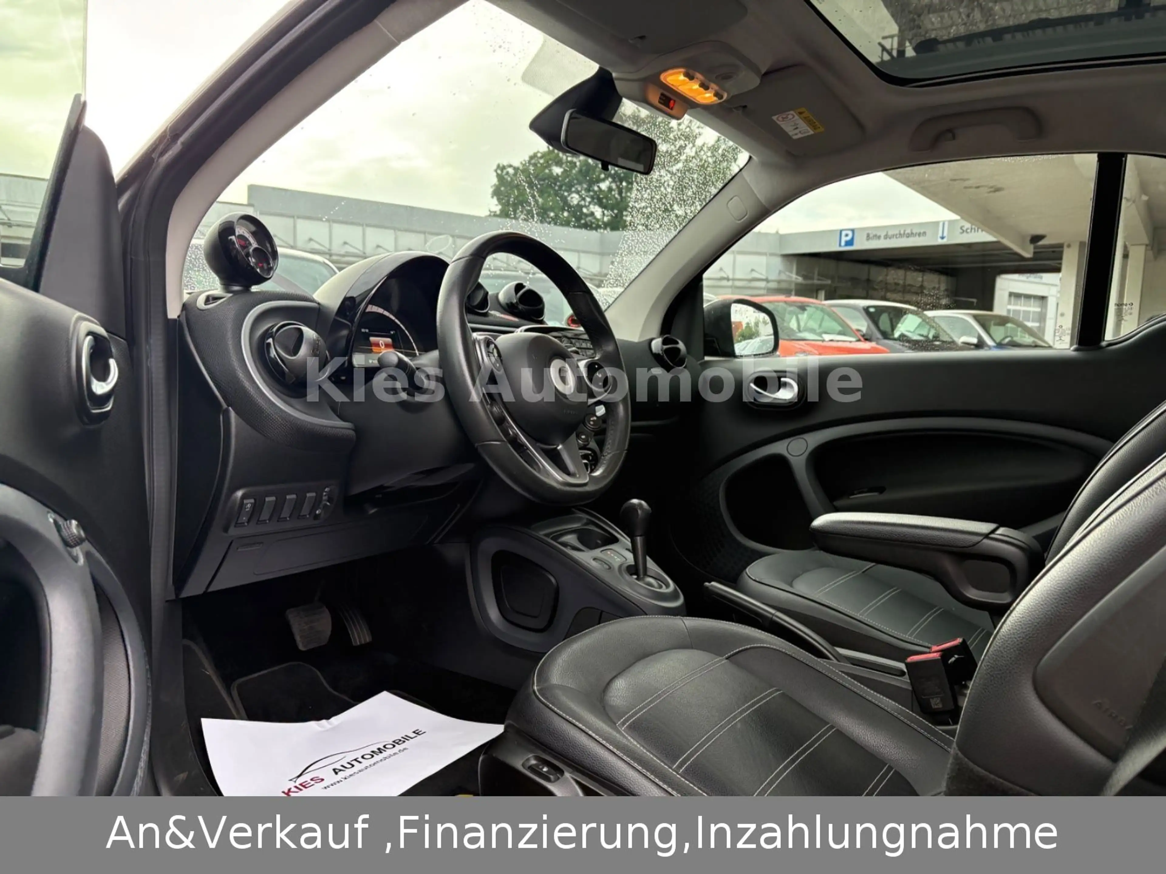 smart forTwo Prime 90Ps AUTOM/LEDER/SITZH/PANO/KLIMA — photo 9
