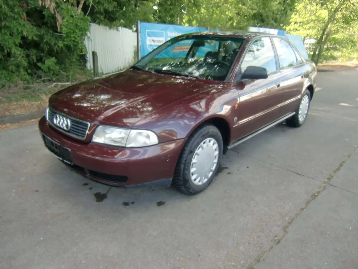 Audi A4 1.6i ,RENTNER, NUR 120tkm,TÜV 12/26 Oldtimer Violett - 1