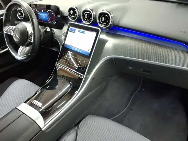 Mercedes-Benz C-Class view 9