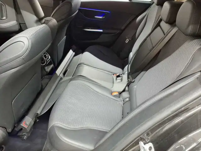 Mercedes-Benz C-Class view 13