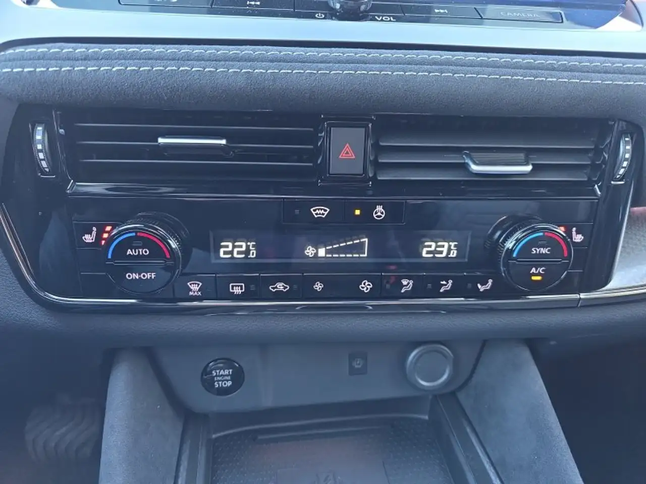 Nissan Qashqai N-Design 20*Alu/Pano/Leder/el.Klappe 24