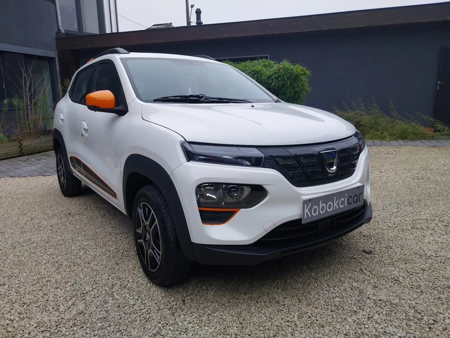 Dacia Spring 27.4 kWh /CAMÉRA / FAIBLE KM / GARANTIE 12M Wit - 1