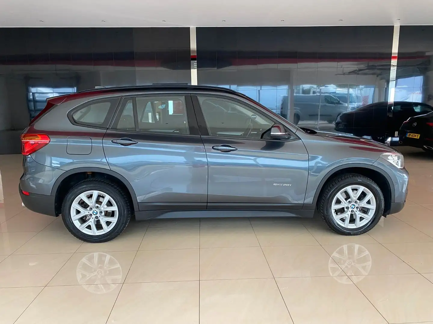 BMW X1 sDrive 20 i *Automatik*Leder*Navi* Grau - 1