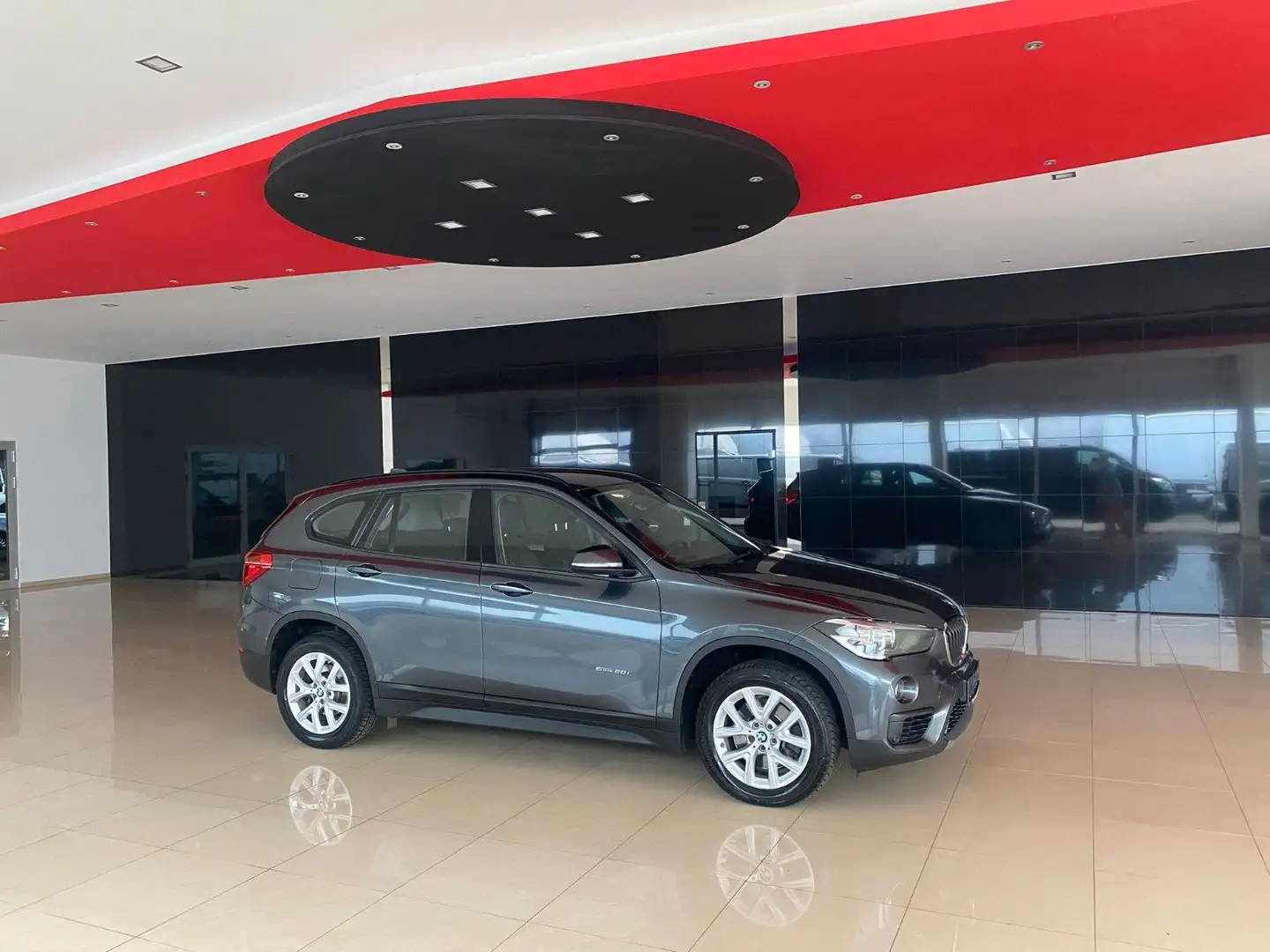 BMW X1 sDrive 20 i *Automatik*Leder*Navi* Grau - 2