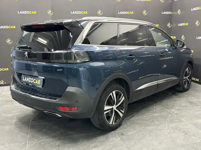 Peugeot 5008 view 4