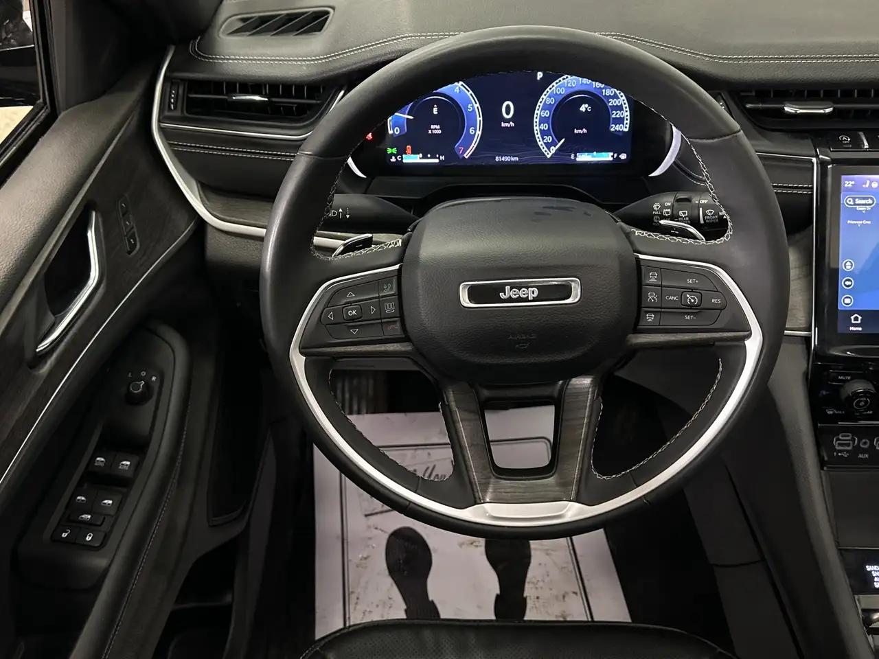 Jeep Grand Cherokee снимка Jeep Grand Cherokee