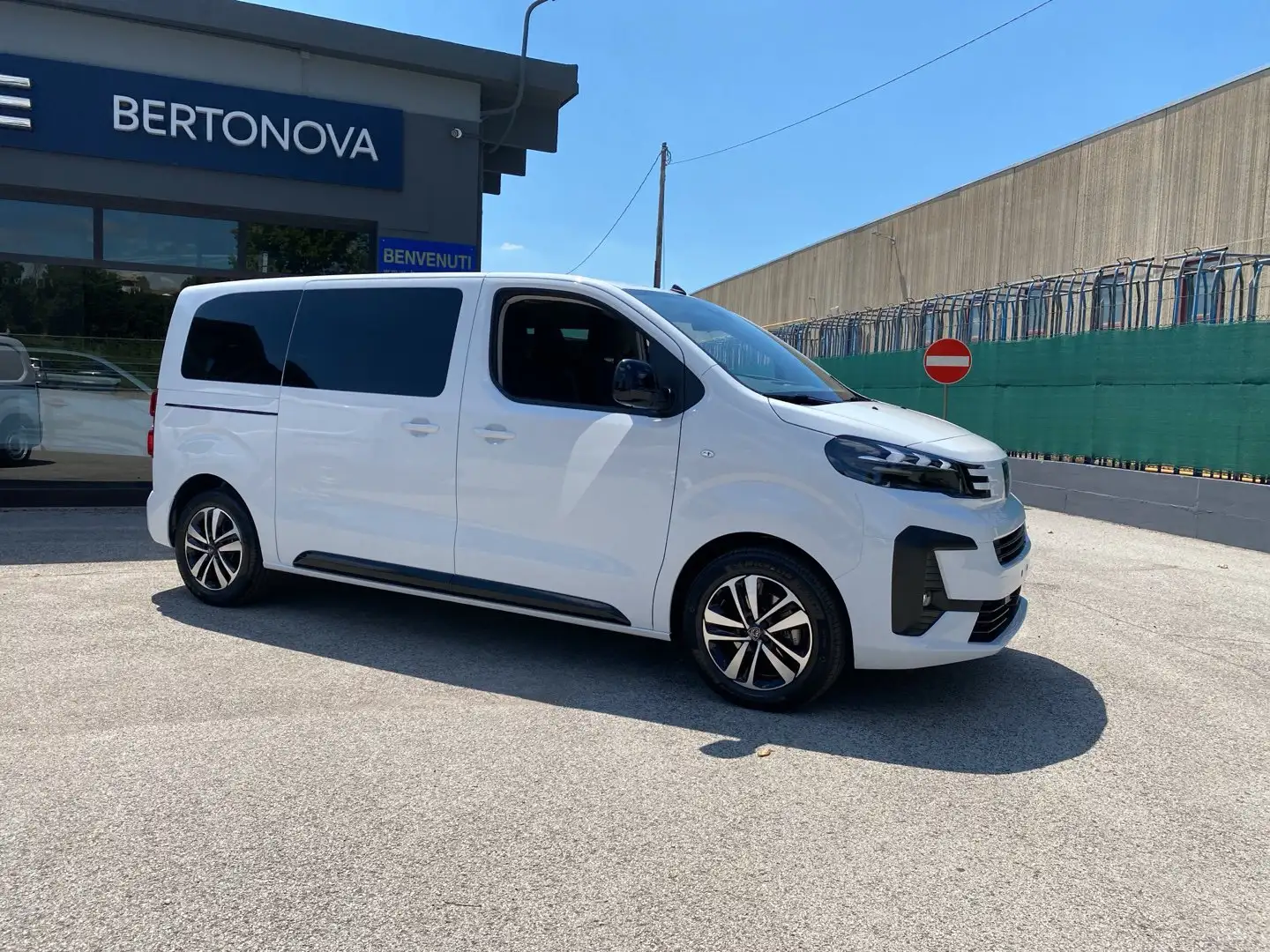 Peugeot Traveller Traveller BlueHDi 180 S&S EAT8 Standard Business Blanc - 1