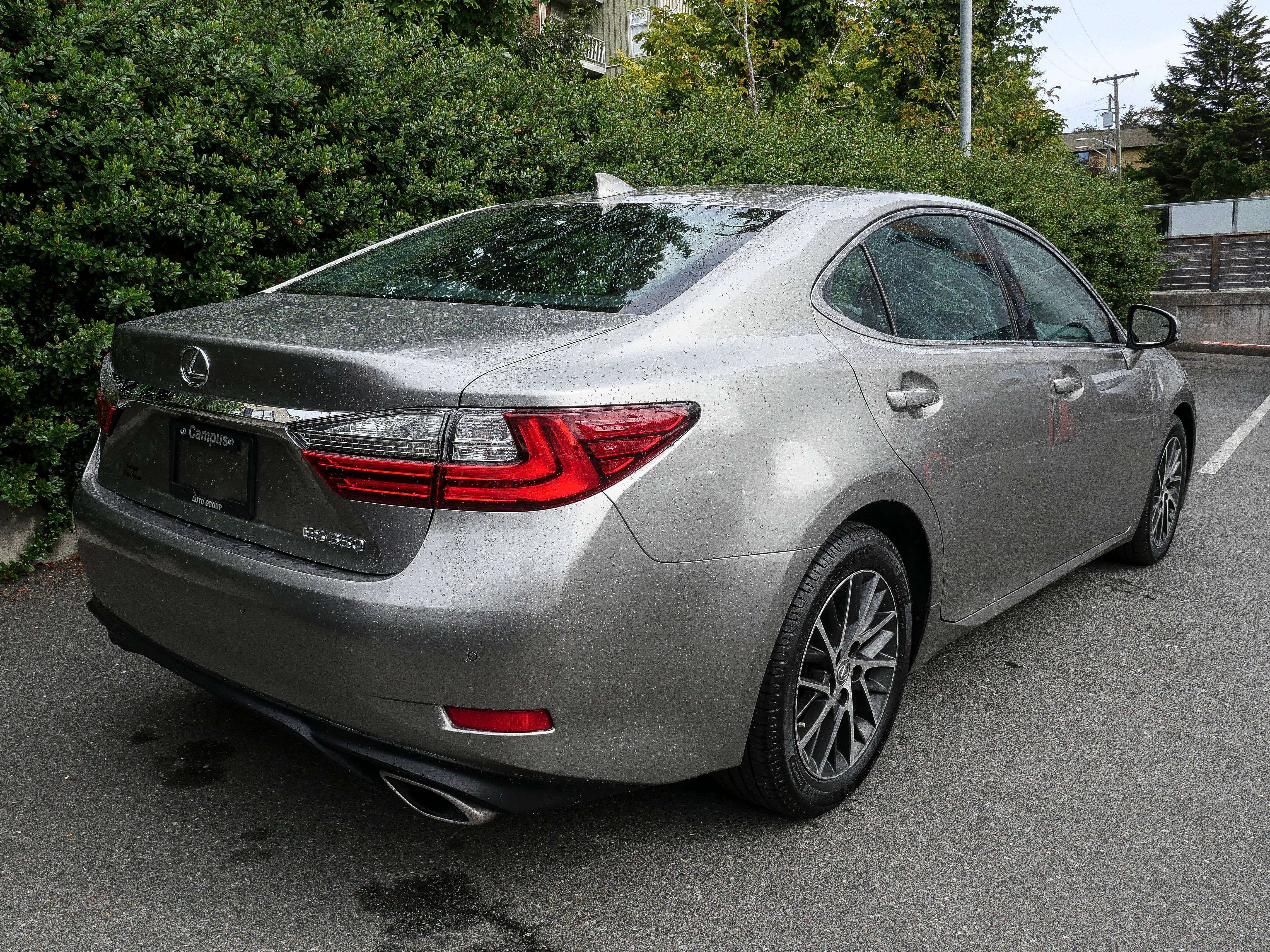 2017 Lexus ES