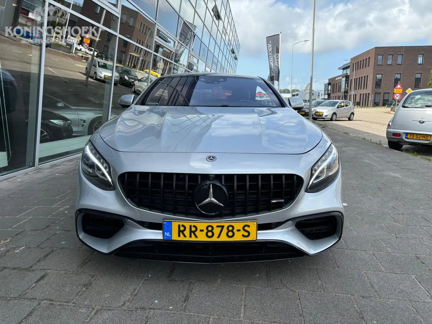 Mercedes-Benz S 63 AMG Coupé 4MATIC+ Šedá - 2