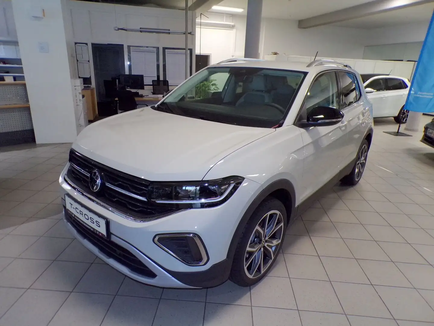 Volkswagen T-Cross T-CROSS 1.0 TSI DSG STYLE / 18'+MATRIX-LED'S+AHK Gris - 2