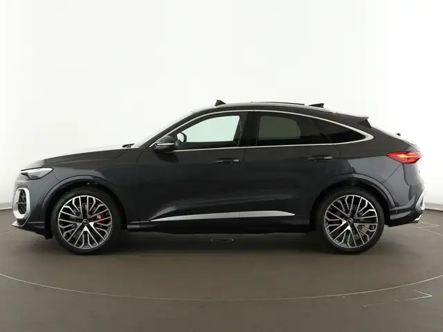 Audi SQ5 view 4