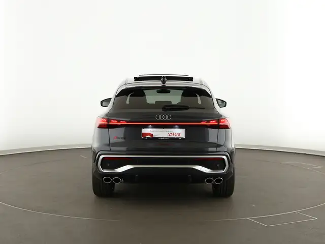 Audi SQ5 view 6