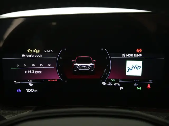 Audi SQ5 view 12
