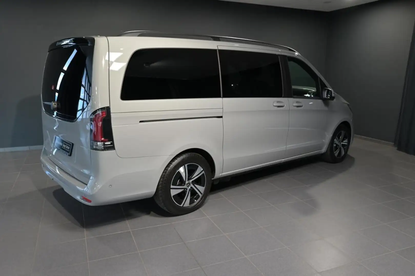 Mercedes-Benz V 250 lang Style 7-Sitze AHK 2.5t. Klima Distronic NAVI Gris - 2