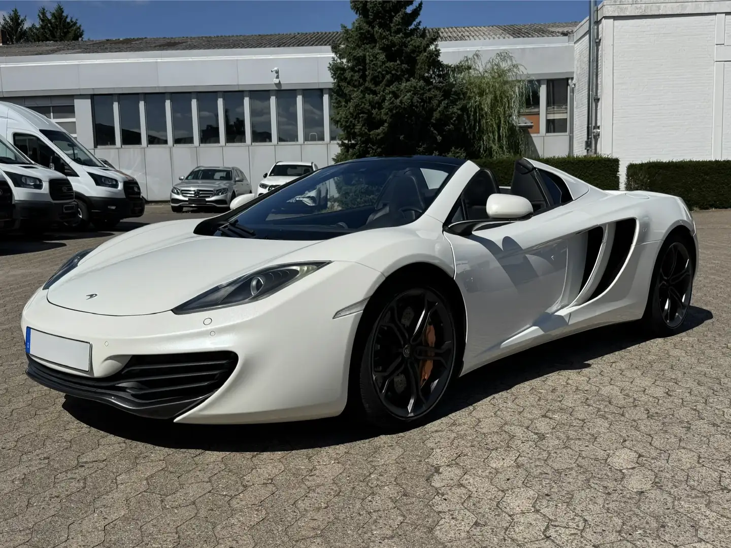 McLaren MP4-12C Spider Cabrio Weiß - 1