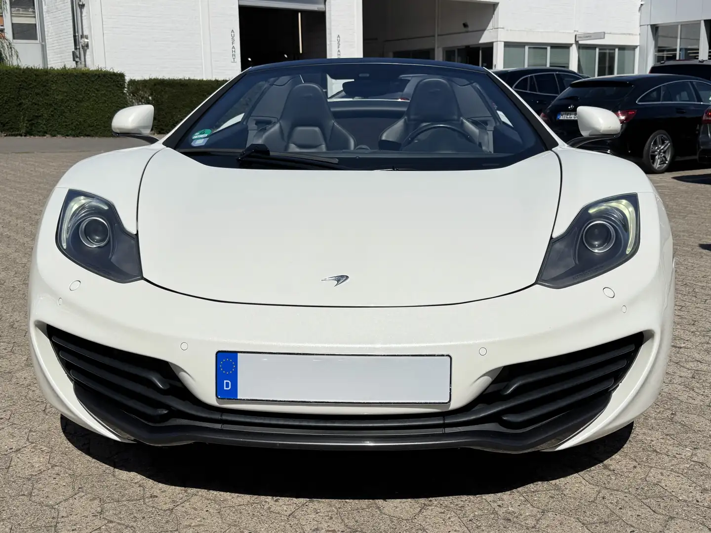 McLaren MP4-12C Spider Cabrio Weiß - 2