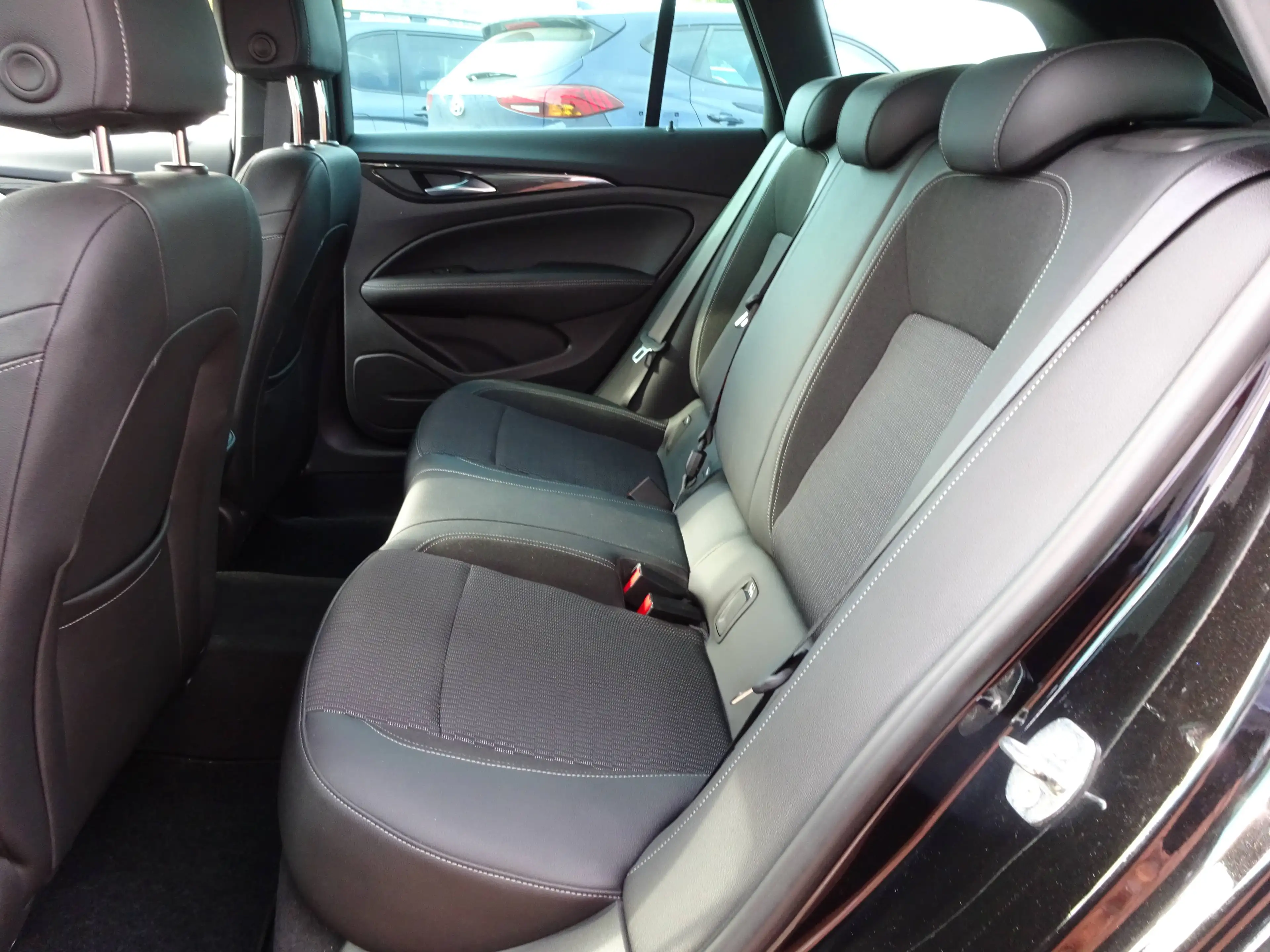 Opel Insignia Elegance Sports Tourer *2.Hd.* — photo 17