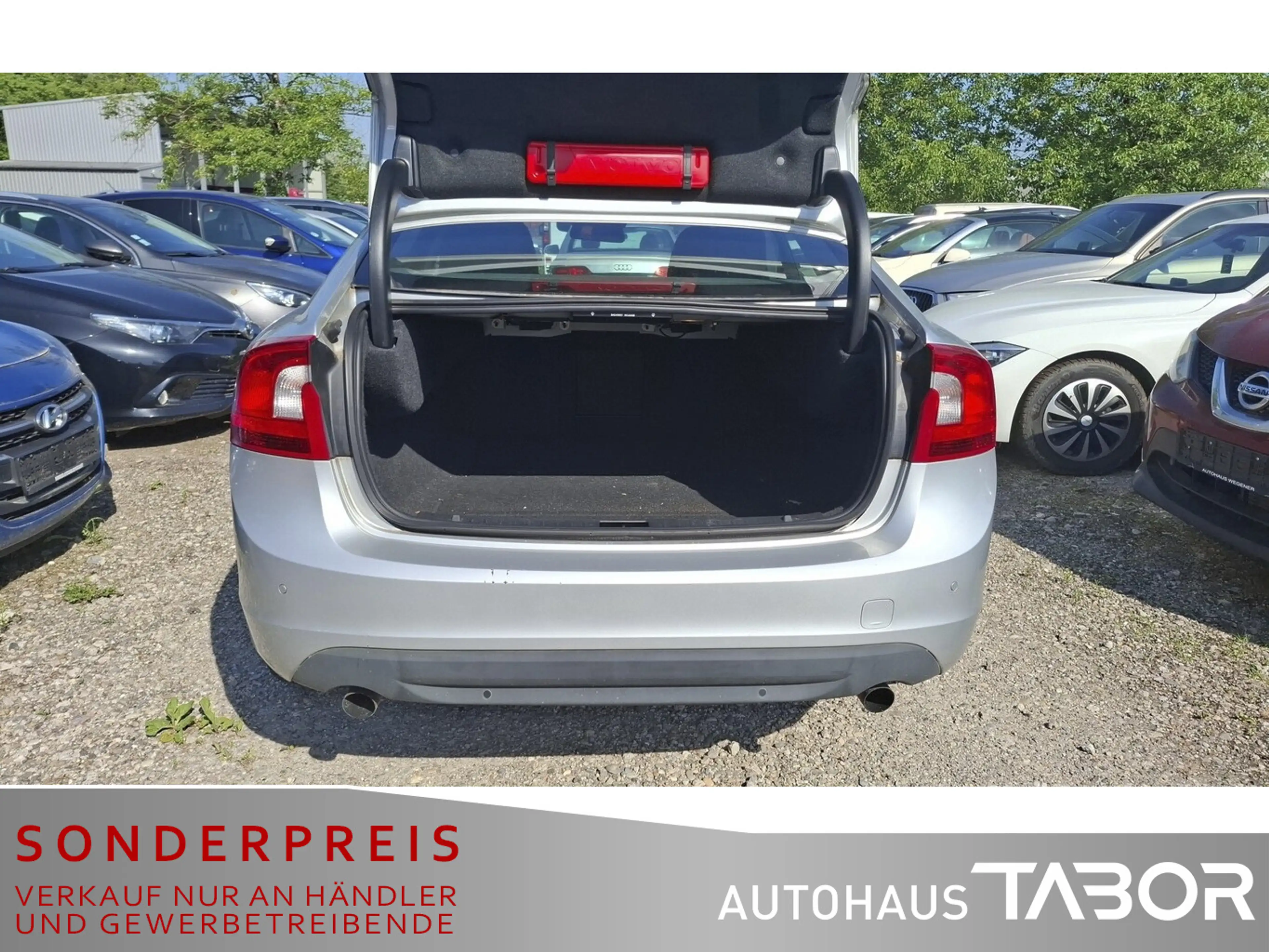 Volvo S60 S 60 2.0 T Momentum Xenon Navi BLIS GRA BT PDC — photo 11