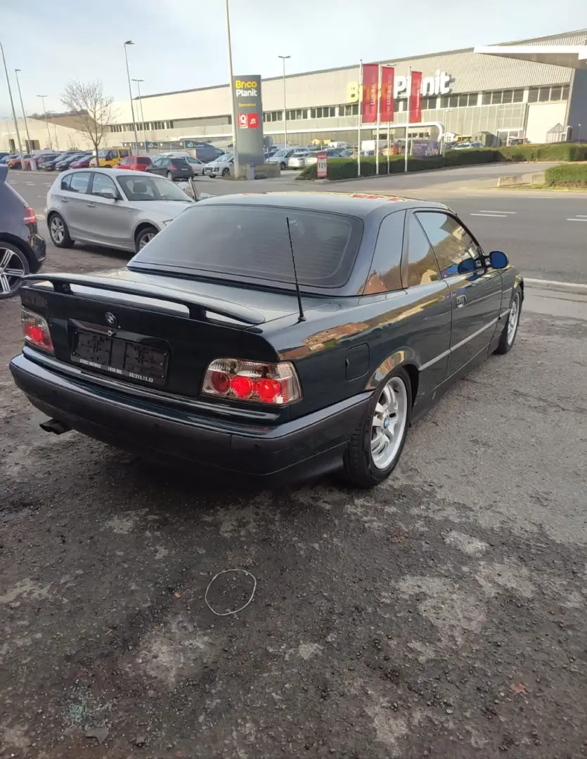 BMW 325 325i A Vert - 2