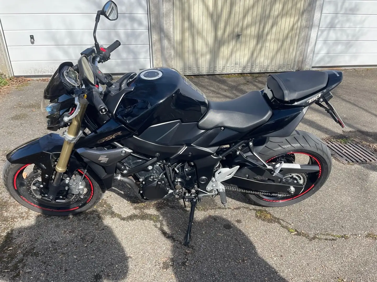 Suzuki GSR 750 Negru - 2